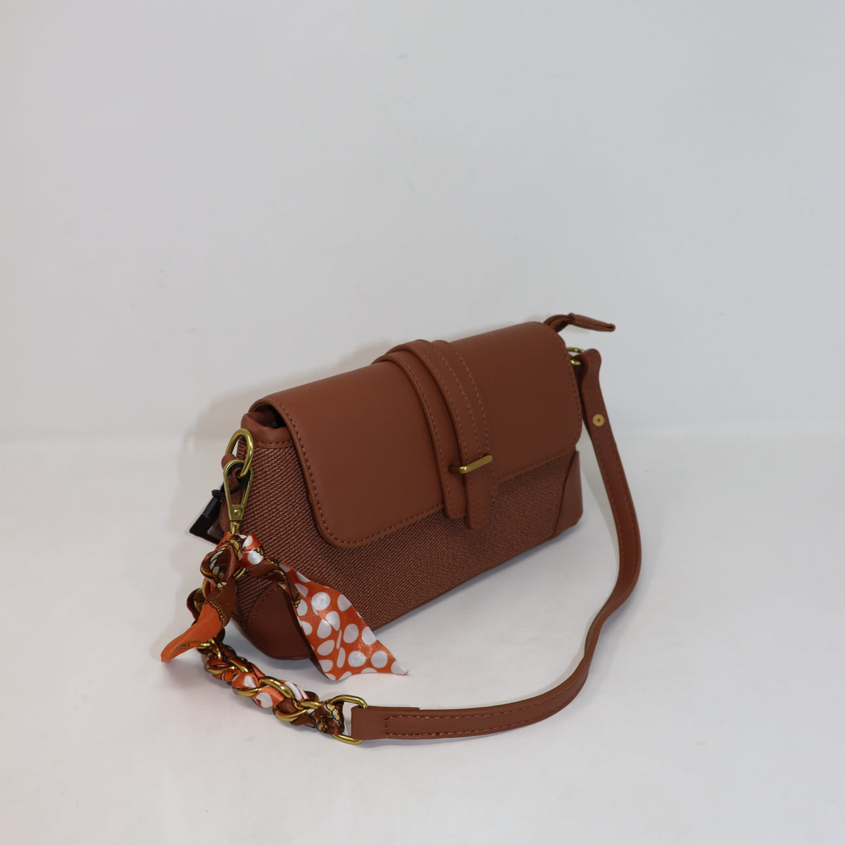 BORSA A SPALLA CON TRACOLLA, MODA, DETTAGLIO STOFFA FIORE, AESTHETIC, INSPO, OUTFIT, DAILY, CHIC