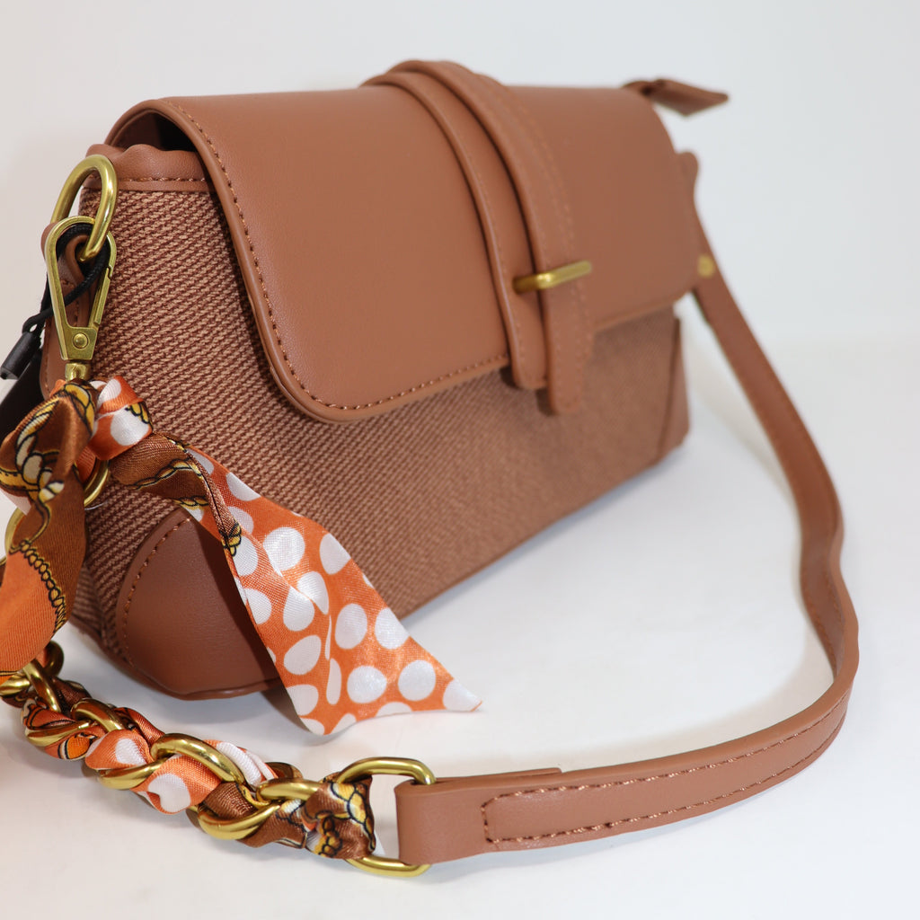 BORSA A SPALLA CON TRACOLLA, MODA, DETTAGLIO STOFFA FIORE, AESTHETIC, INSPO, OUTFIT, DAILY, CHIC