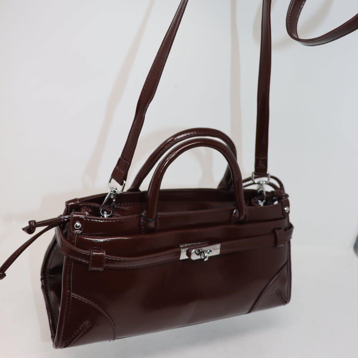 BORSA CON MANICO CON TRACOLLA, MODA, AESTHETIC, INSPO, OUTFIT, DAILY, CHIC, SOFT LUX