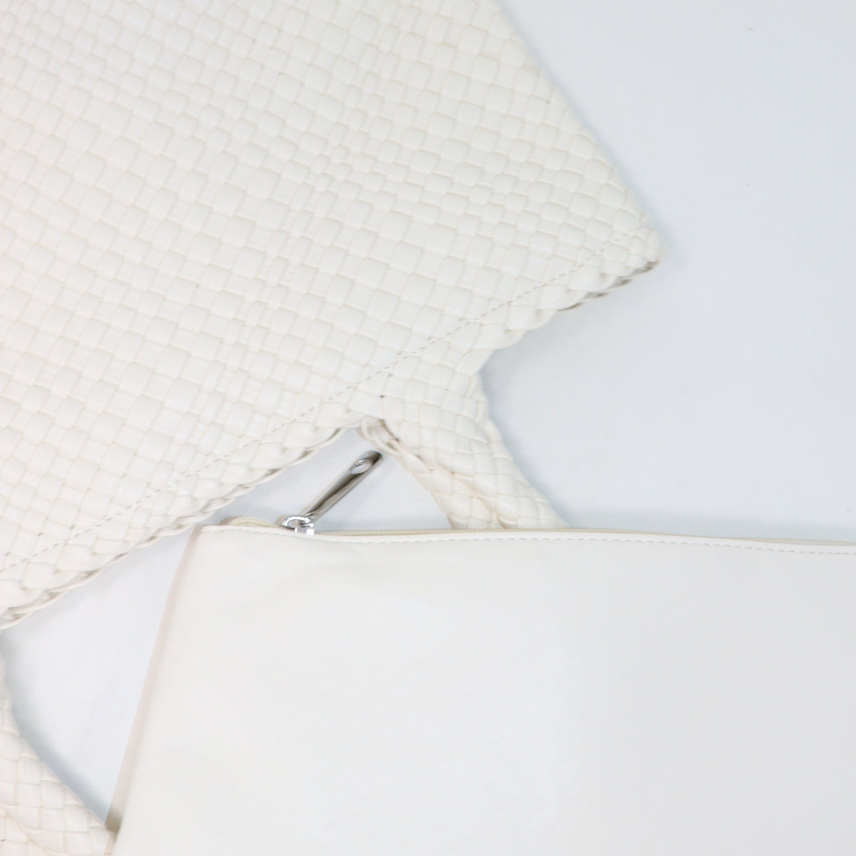 TOTE INTRECCIATA LARGE A SPALLA CON BEAUTY
