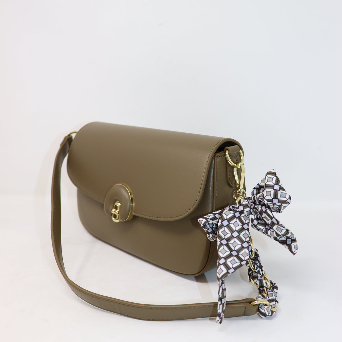 BORSA A SPALLA CON TRACOLLA, CON FIOCCO
